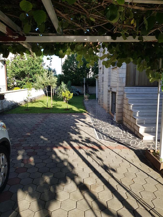 Hana Umag Buitenkant foto