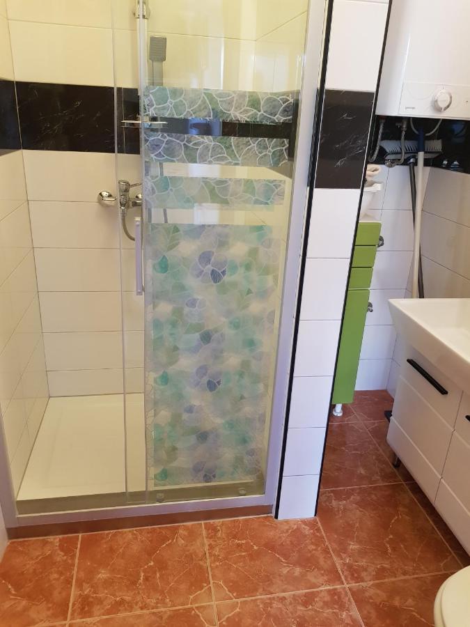 Hana Umag Buitenkant foto